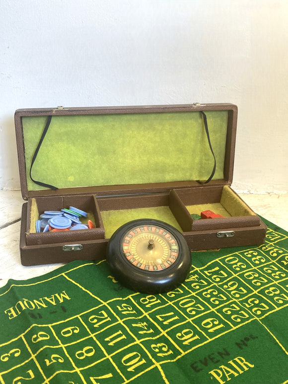 Retro toy roulette set