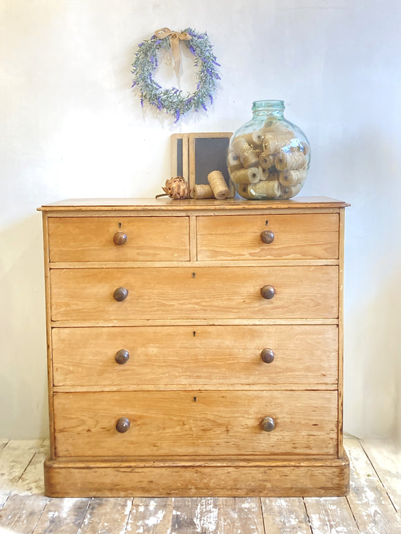 Large Victorian pine chest of drawers